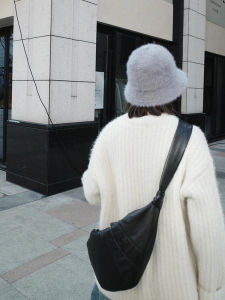 Medium Size Croissant 2024 French Minority Design Fancy Goatskin Ode Bag Female Crossbody Genuine Leather Dumpling Bag