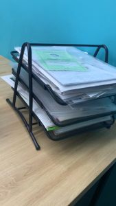 Khay ngang để tài liệu 3 ngăn bằng kim loại vô cùng chắc chắn