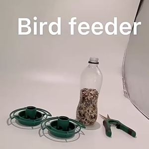 ส่งจากกทม!1/3ชิ้น ที่ให้อาหารนก แบบแขวนอาหารนก ทำงานอัตโนมัติ วัสดุพลาสติกPP น้ำหนักเบา สำหรับออกไปข้างนอก
