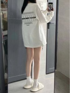 Áo Thun Dài Tay Cotton Trắng Rộng Rãi Cho Nữ Mùa Xuân Thu Phong Cách Đường Phố Cổ Tròn Thiết Kế Đơn Giản