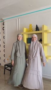 Lozy Hijab - Khansa Abaya Set (Abaya Set Bergo Syari Haji dan Umrah Bahan Crincle Premium)