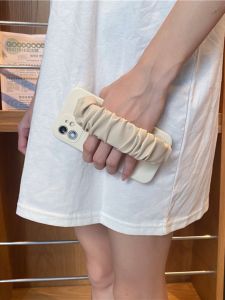 Folding Wrist Strap Phone Case for Apple 15Promax 17 Soft Silicone Anti-Fall Womens Model 16 New 12Mini 13 8P Protective Cover