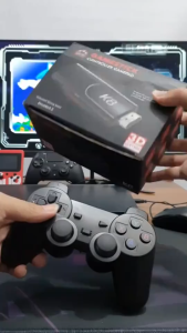 k8 เกมส์ต่อทีวี game stick เกม HDMI 4K เครื่องเล่นเกมย้อนยุค ที่จับเกมบลูทูธ 64Gb ในตัวมี 40000 game