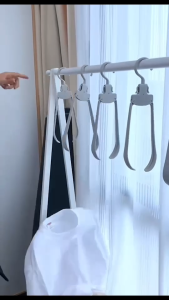 Baby Style ไม้แขวนเสื้ออเนกประสงค์ พับเก็บได้ แขวนเสื้อผ้าเรียบร้อย ไม่ทิ้งรอย ใช้ได้ทั้งในบ้านและเวลาเดินทาง N13