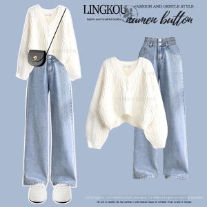 NUMEN BUTTON | Stylish and Slimming Sweater Set with V-Neck and Short Cropped Style