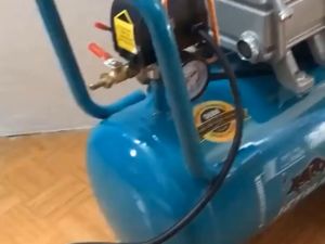 Máy Nén Khí Liền Trục Jetman JM-4224 2.5HP 24L - Đồng Hồ Điện Tử - Vỏ Dày Chạy Êm Bền Bỉ - Bảo Hành 12 Tháng