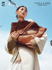 fiedle&sissi | Bird Pattern Vegetable Tanned Leather Large Capacity Commuter Womens Tote Bag