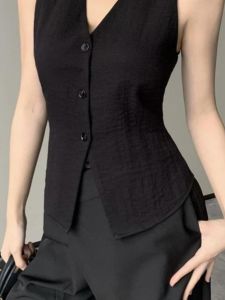 เสื้อกั๊กแขนกุดสไตล์ฝรั่งเศสย้อนยุคสำหรับผู้หญิงในฤดูร้อน 2025 ดีไซน์ใหม่ เสื้อตัวบนทรงเข้ารูป ดีไซน์เก๋ไก๋ แฟชั่น