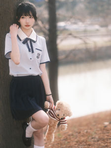 เสื้อเชิ้ตแขนสั้นผู้หญิงสำหรับนักเรียนชั้นสุดท้าย ชุดนักเรียนสไตล์เกาหลี ชุดนักเรียนฤดูร้อน ชุดนักเรียน