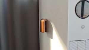 Auto-locking Towel Hanger Gravity Wall Mount Rack Novelty Towel Rack Novelty Surprise Gift