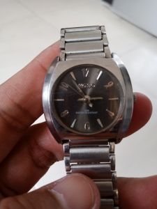 Jam tangan pria preloved MG30 diameter casing 30mm analog kondisi jam jalan/hidup normal siap pakai no box utk detail nya mohon chat dahulu