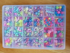 ชุดร้อยลูกปัด พร้อมอุปกรณ์ ลูกปัดDIY 500-700 ลูก มีหลายแบบให้เลือก
