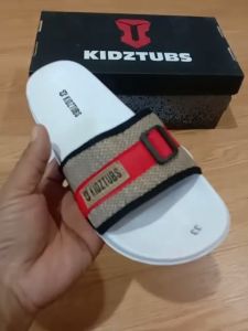 Sandal Anak Laki-Laki Karet Slipper Slide Selop Slipon Jepit Karakter Warna Hitam Usia 6-10 Tahun-KIDZTUBS1824100224