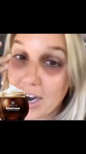 อายครีม ครีมต่อต้านริ้วรอย อายครีมบำรุงตา ครีมลดถุงใต้ตา 35g ลดความหมองคล้ำ ถุงใต้ตา ยกและต่อต้านริ้วรอย กระชับและให้ความชุ่มชื้น Eye Cream