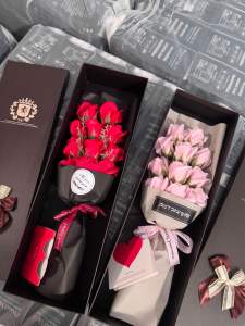 พร้อมส่งในไทย ช่อกุหลาบ 11 ดอก ช่อดอกไม้วาเลนไทน์ มีกล่อง+ไฟ