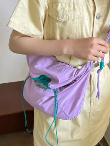 Large Capacity Casual Shoulder Bag for Women Commuter Tote Bag Trendy Crossbody Bag Nylon Material Zipper Closure Soft Handbag