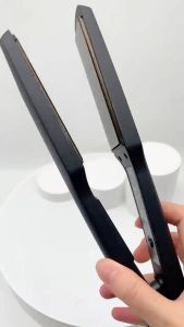 Kemei KM-329 Women's Styling Tool: A Professional Flat Iron