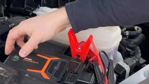 VTOMAN V3 Jump Stater 6000mAh Power Bank 1000A Peak jumper bateri kereta portable Car Jump Starter 12V Car Battery Charger Car Emergency Booster with LED Flashlight and Compass