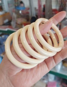 Vòng tay Nữ nhựa giả Ngà Bản tròn mang lại May Mắn Hạnh phúc