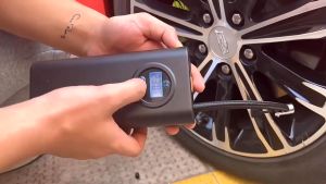 ที่สูบลมรถยนต์ ปั้มลมรถยนต์Portable Electric Air Pump สูบลมไฟฟ้าพกพา ปั๊มลมแบบพกพา เครื่องสูบลมรถ มอเตอร์ไซค์ เติมลมไฟฟ้า 12VจอLEDติมลมรถยนต์ ปั๊มลมอย่างรวดเร็ว