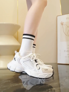 (มาใหม่) รองเท้าผ้าใบแฟชั่นระบายอากาศได้ รองเท้าผ้าใบผูกเชือก ผ้าตาข่าย รองเท้าวิ่งผู้หญิง กันกระแทกยืดหยุ่นสูงนุ่ม ไซส์ 36-45