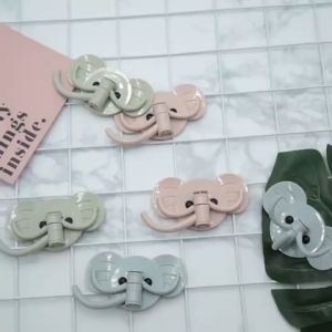 EZHOME Seamless Adhesive Bathroom Hook Rotatable Strong Bearing Stick Hook Kitchen Wall Hanger Kitchen Hooks