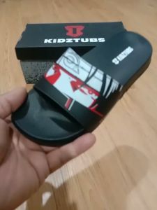Sandal Anak Laki Laki Karet Slipper Slide Selop Slipon Jepit Karakter Warna Hitam Usia 6-10 Tahun-KIDZTUBS 1441102324