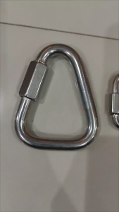QBLADE Karabiner Gantungan Pengait Stainless Steel Model Segitiga 1Pcs