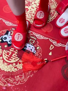 WED Sandal Pengantin Groom/Bride Merah Shuang Xi Bahan Empuk Rajutan Jerami Tebal Tulisan Bordir Bisa Untuk Cowok Dan Cewek WED142