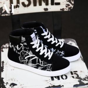 VFASION รองเท้าผ้าใบลำลอง รองเท้าผ้าใบผู้ชาย รองเท้าแฟชั่นสไตล์เกาหลี อัปเปอร์ระบายอากาศ สวมใส่สบาย พื้นรองเท้าทนต่อการสึกหรอ ขนาด 39-44