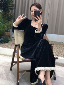 ชุดเดรสยาวผ้ากำมะหยี่สีดำสไตล์ฝรั่งเศส เสื้อโค้ท ชุดเดรสผู้หญิง เดรสยาวปานกลาง ทรงเอ แขนยาว คอเหลี่ยม กระโปรงทรงเอ