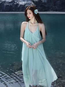 ชุดเดรสยาวสายเดี่ยวคอวีสีเขียวมิ้นต์สไตล์ฝรั่งเศสสำหรับผู้หญิงในช่วงฤดูร้อนที่ชายหาด ชุดเดรสยาวทรงเอ แขนกุด เดรสยาวคลุมเข่า