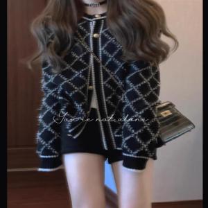 เสื้อคาร์ดิแกนถักหรูหรา กระดุมทอง ทรงหลวม สำหรับผู้หญิง ฤดูหนาว 2016 ผ้าฝ้ายผสมโพลีเอสเตอร์ ทรงหลวม ทรงหลวม