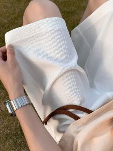 กางเกงขาสั้นผ้าไหมน้ำแข็งสไตล์อเมริกันสำหรับผู้ชายในช่วงฤดูร้อน กางเกงขายาวทรงหลวมสบาย ๆ ลำลอง 5 นิ้ว ทรงหลวม ลำลอง ทรงหลวม ลำลอง