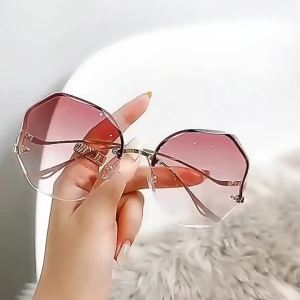 Fashion Sunglasses Women Metal Female UV400 Vintage Ladies Stylish Design Oversized Square Sunglasses For Women