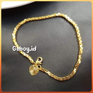Gelang Rantai Emas Bentuk Kotak Minimalis