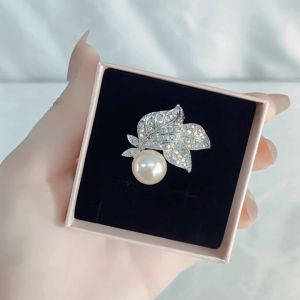 So SEOUL Leilani Flower with Oversized Pearl Aurore Boreale Austrian Crystal Rollover Clasp Brooch
