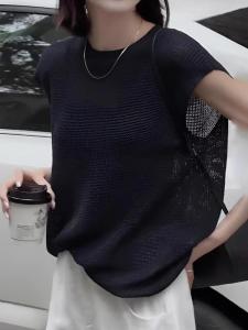 เสื้อกั๊กไหมน้ำแข็งถักสไตล์ฝรั่งเศสสำหรับผู้หญิง ฤดูร้อนปี 2025 เสื้อแขนกุดหลวมๆ สีดำบางๆ ทรงหลวมๆ แบบใหม่