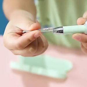 Pembersih Telinga Korek Kuping dengan Led dan Kaca Pembesar Ear Spoon Wax Picker with LED - Hijau