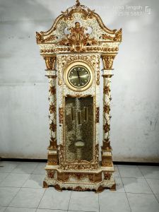 Lemari Jam Hias Mewah Kayu Jati Leo Mebel Jepara Lemari Jam Ukir Bagong