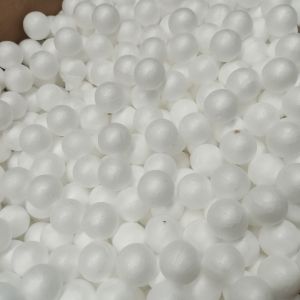 เม็ดโฟมสำหรับโซฟาเม็ดฟองน้ำกรองน้ำ หมอนอิงบุผ้าสัตว์เลี้ยง บรรจุภัณฑ์เม็ดโฟม EPS สำหรับบ้านและสวน