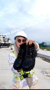 Sepatu Safety Mirip King Kerja Pabrik Proyek Bengkel Skafolding Sepatu Safety Pria sepatu Safety Kerja ujung Besi Sudah di Jahit Keliling Sepatu Safety Murah Kulit Buatan Pln Pltu Sepatu Safety Sadon Sepatu Safety Hitam Reseleting