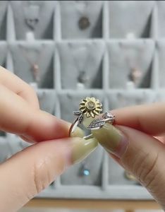 Kemstone แหวนทานตะวันหมุนได้เซอร์คอนแผ่นสีเงินเครื่องประดับแหวนแบบปรับขนาดได้ของขวัญ