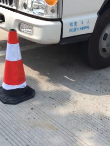  【COD】High Visibility Reflective Traffic Cone Set - Noooboo 60 CM 70 CM 90 CM Road Cones cone roadblock cone ice cream cone traffic safety Cone with Base Traffic assistance tools construction PE anti-collision reflective column