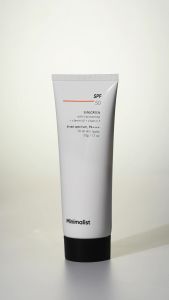 Minimalist SPF 50 Sunscreen | Sunscreen dengan SPF 50 & PA ++++ | Teruji In Vivo & Acne Safe | 50G