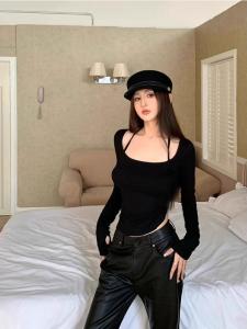 Áo Thun Dài Tay Ôm Vừa Vặn Cho Nữ Màu Đen Mùa Thu Đông Ngắn Cổ Chữ U Ngọt Ngào Mát Mẻ Gợi Cảm Mặc Trong