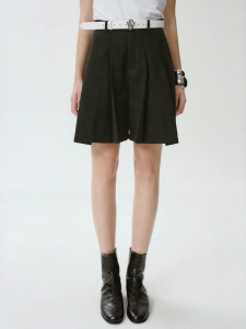 Black Pleated Wide Leg Culottes for Petite Figure with High Waist Flowy Design