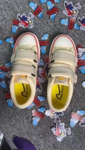 RAINGEL Sepatu Lokal - VIRA/All White\\n\\nRAINGEL adalah merek sepatu lokal yang menggabungkan inspirasi fashion global dengan keunikan tradisi Indonesia. Desain stylish dan elegan menjadi ciri khas produk RAINGEL, terutama dalam koleksi VIRA dan All White.\\n\\n Desain Stylish dan Elegan\\n\\nRAINGEL mengambil inspirasi dari fashion global untuk menciptakan desain sepatu yang modern dan stylish. Menggabungkan tradisi dan modernitas, RAINGEL menawarkan sepatu dengan fokus pada detail yang menarik perhatian.\\n\\n* Inspirasi dari Fashion Global\\n* Menggabungkan Tradisi dan Modernitas\\n* Fokus pada Detail\\n\\n Sepatu untuk Berbagai Acara\\n\\nRAINGEL menawarkan sepatu yang tepat untuk acara formal maupun kehidupan sehari-hari. Desain unik dan elegan menjadikan setiap langkah pengguna menjadi lebih percaya diri.\\n\\n* Pilihan yang Tepat untuk Acara Formal\\n* Cocok untuk Kehidupan Sehari-hari\\n* Menghadirkan Keunikan dalam Setiap Langkah\\n\\n Sepatu Berkualitas Tinggi\\n\\nRAINGEL memastikan sepatu yang dihasilkan memiliki kualitas tinggi dengan menggunakan bahan-bahan terbaik dan proses pembuatan yang ketat. Garansi dan layanan pelanggan yang baik menjadi prioritas RAINGEL.\\n\\n* Bahan yang Digunakan\\n* Proses Pembuatan\\n* Garansi dan Layanan Pelanggan\\n\\n Sepatu Lokal VIRA\\n\\nVIRA adalah salah satu koleksi sepatu RAINGEL yang menggambarkan perjalanan brand dan nilai-nilai yang dicita-citakan. Kolaborasi dengan desainer muda Indonesia menjadi salah satu fokus RAINGEL.\\n\\n* Perjalanan Brand\\n* Nilai-nilai yang Dicita-citakan\\n* Kolaborasi dengan Desainer Muda\\n\\n Sepatu All White\\n\\nSepatu All White dari RAINGEL menawarkan kombinasi warna yang elegan dan kesederhanaan yang menawan. Tips memadukan dengan outfit juga tersedia untuk memaksimalkan penampilan pengguna.\\n\\n* Kombinasi Warna yang Elegan\\n* Menghadirkan Kesederhanaan yang Menawan\\n* Tips Memadukan dengan Outfit\\n\\nRAINGEL adalah pilihan tepat bagi Anda yang mencari sepatu lokal dengan desain stylish dan elegan, kualitas tinggi, dan cocok untuk berbagai acara. Mulailah berjalan dengan percaya diri bersama RAINGEL!\".\n}