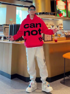 เสื้อฮู้ดมีฮู้ดลายตัวอักษรสไตล์อเมริกันสำหรับผู้ชายและผู้หญิง สีแดงสด สวมใส่สบาย แฟชั่นฤดูใบไม้ร่วง 2025 เสื้อฮู้ดคอกลม