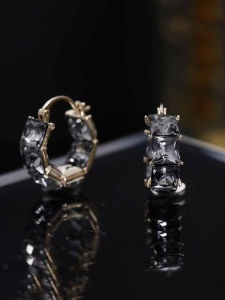 Retro Grey Crystal Silver Needle Earrings for Women Simple Fashion Zirconia Stud Earrings Luxury Commuting Versatile Earring Jewelry